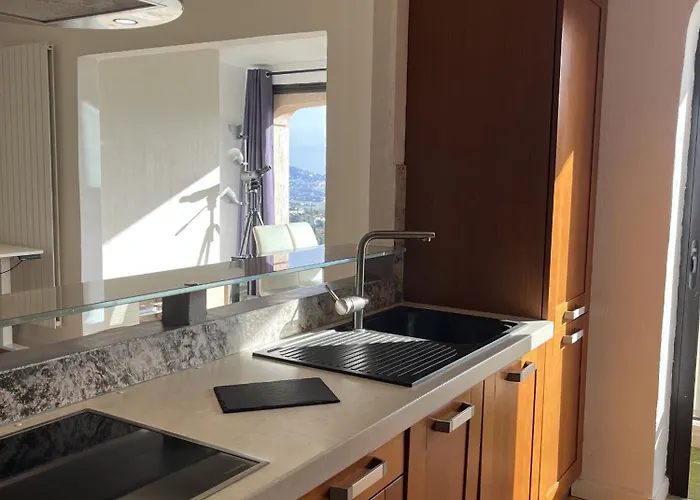 Les Ecrivains * Мандельё-ла-Напуль